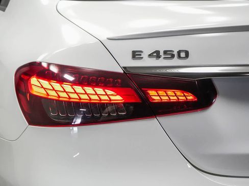 Certified 2022 Mercedes-Benz E 450 4MATIC Sedan image 9