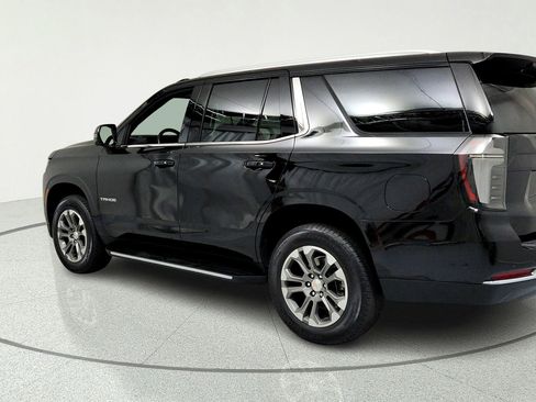 Used 2025 Chevrolet Tahoe LT w/ Comfort Package AWD/4WD image 3
