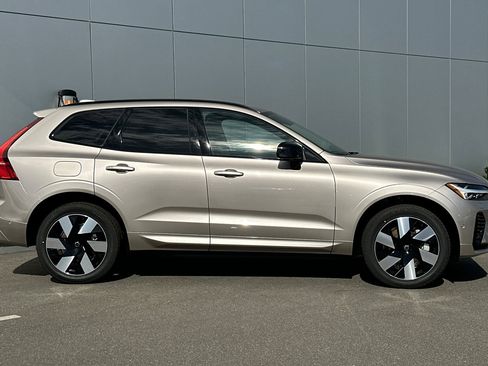New 2025 Volvo XC60 T8 Plus w/ Protection Package Premier image 6