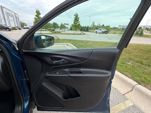 Used 2019 Chevrolet Equinox LT FWD image 11
