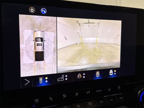 Used 2025 Chevrolet Colorado ZR2 w/ Technology Package image 15