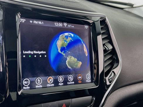 Used 2019 Jeep Cherokee Limited AWD/4WD image 13