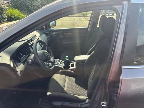 Used 2020 Nissan Rogue S FWD image 5
