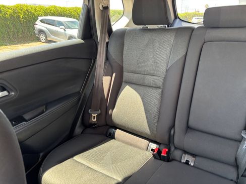 Used 2025 Nissan Rogue SV FWD image 36