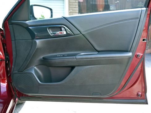 Used 2013 Honda Accord Sport image 31