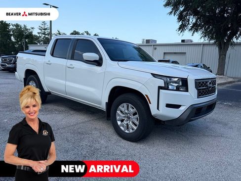Used 2022 Nissan Frontier SV RWD image 1