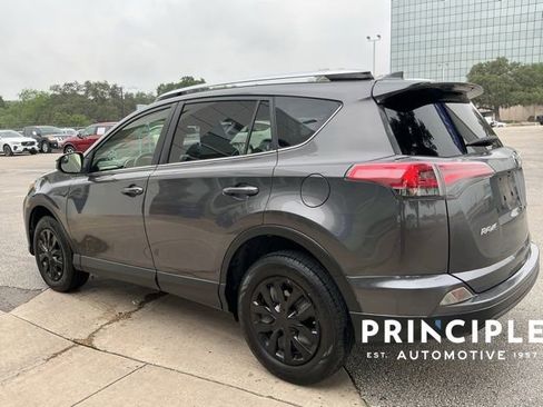 Used 2016 Toyota RAV4 LE FWD image 4