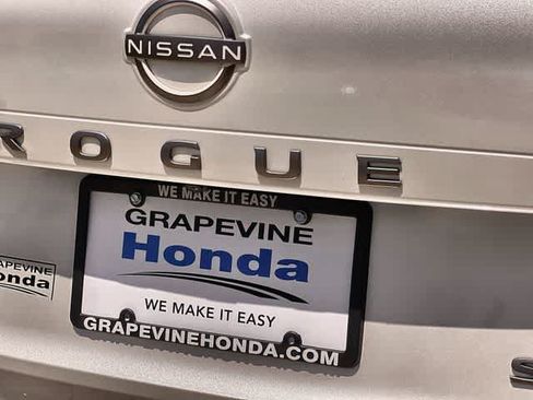 Used 2024 Nissan Rogue SV AWD/4WD image 8
