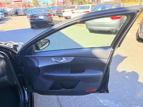 Used 2023 Kia Forte LXS image 32