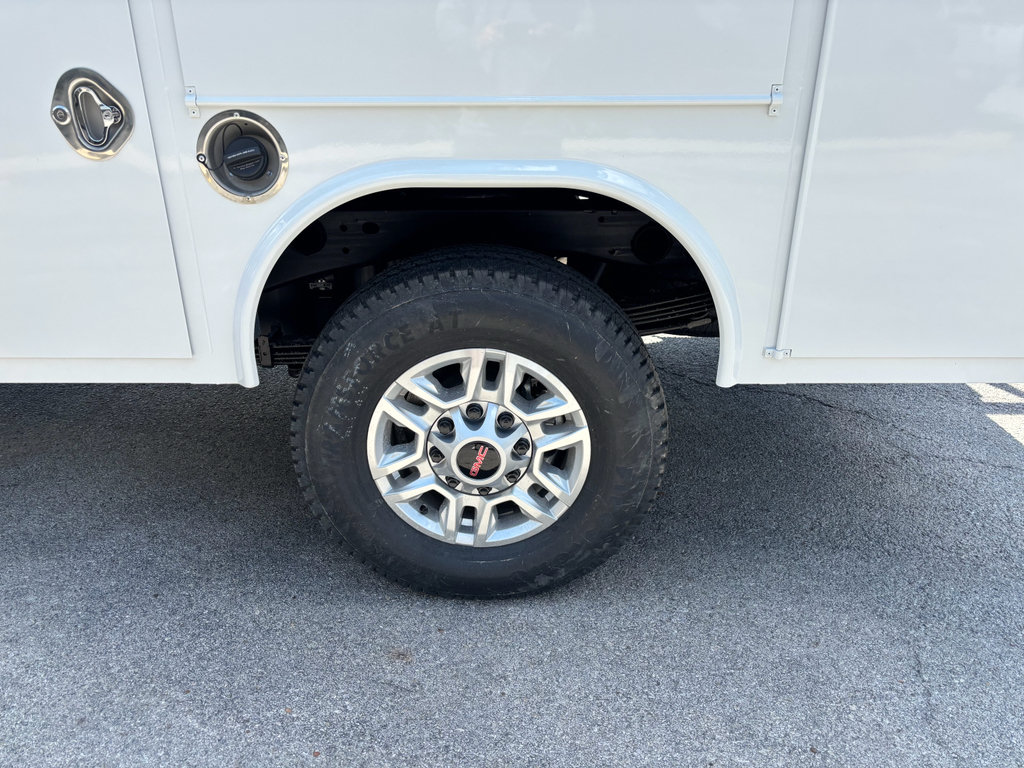 Used 2026 GMC Sierra 2500 Pro w/ Convenience Package AWD/4WD image 9