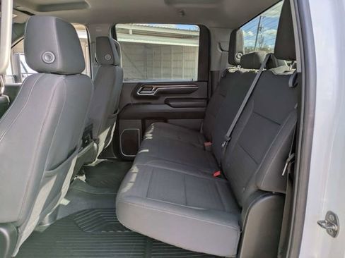 Used 2024 Chevrolet Silverado 2500 LT w/ Convenience Package image 14