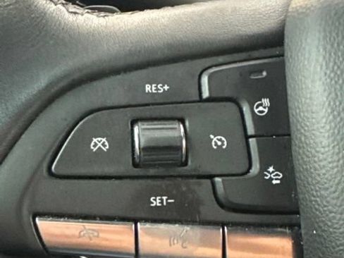 Used 2024 Cadillac XT6 Premium Luxury w/ Technology Package FWD image 7