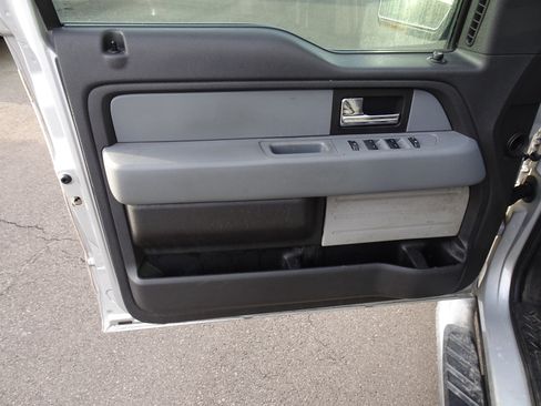 Used 2013 Ford F150 XLT w/ XLT Chrome Pkg image 11