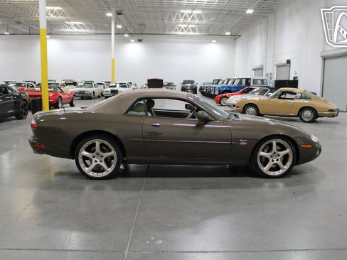 Used 2001 Jaguar XK8 Convertible image 20
