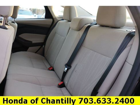 Used 2018 Ford Focus SE w/ SE Appearance Package image 26