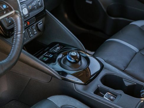 Used 2019 Nissan Leaf SL w/ SL Technology Package image 14