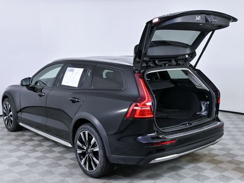 Certified 2024 Volvo V60 B5 Cross Country Ultimate image 34