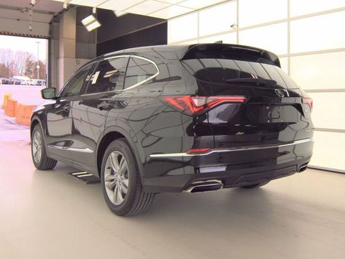 Used 2023 Acura MDX SH-AWD image 3