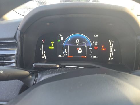 Used 2025 Toyota Camry LE FWD image 8