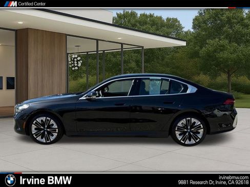 Used 2025 BMW i5 xDrive40 w/ Premium Package image 12