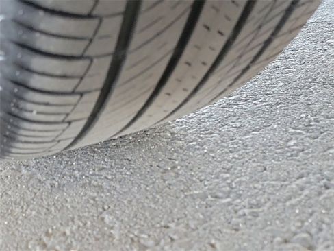 Used 2025 Chevrolet Trax LS image 32