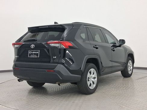 Used 2020 Toyota RAV4 LE image 9