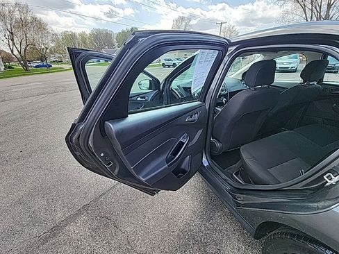 Certified 2018 Ford Focus SEL FWD image 19