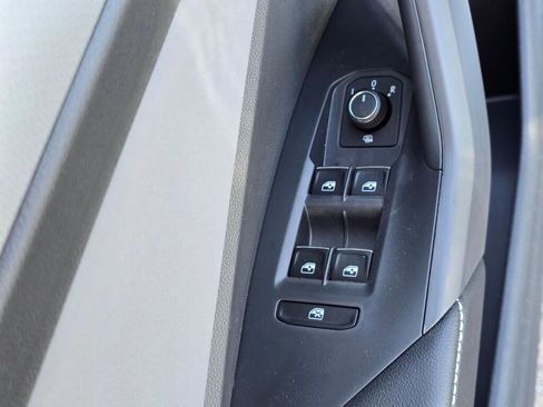 New 2026 Volkswagen Jetta SE FWD image 21