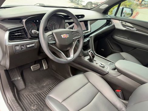 Used 2025 Cadillac XT6 Sport w/ Technology Package AWD/4WD image 8