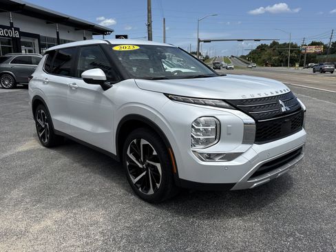 Used 2023 Mitsubishi Outlander SE AWD/4WD image 7