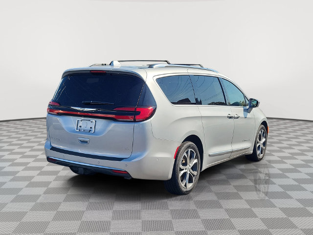 Used 2022 Chrysler Pacifica Pinnacle AWD/4WD image 4