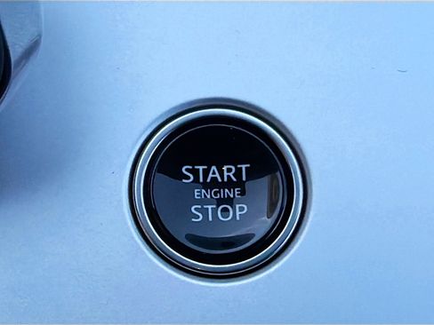 New 2025 Land Rover Range Rover Long Wheelbase SE image 37