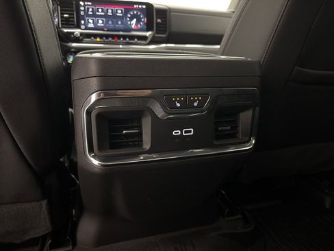 Used 2024 GMC Sierra 1500 SLT w/ SLT Premium Plus Package AWD/4WD image 40