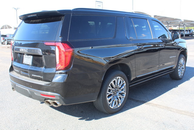 Used 2023 GMC Yukon XL Denali Ultimate w/ LPO, Floor Liner Package AWD/4WD image 3