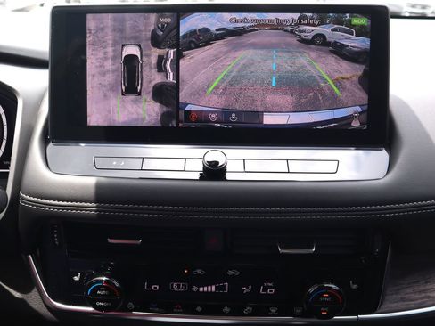 New 2025 Nissan Rogue Platinum w/ Platinum Premium Package image 17