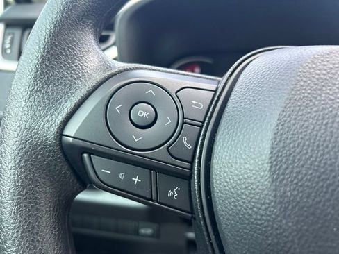 Used 2025 Toyota RAV4 XLE w/ Convenience Package FWD image 24