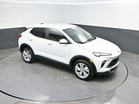 Used 2025 Buick Encore GX Preferred AWD/4WD image 23