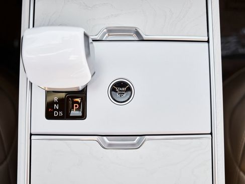 Used 2024 Land Rover Range Rover SV AWD/4WD image 70