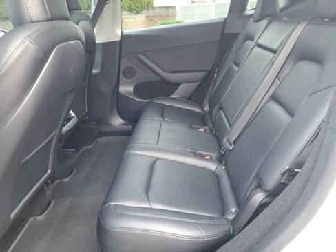 Used 2022 Tesla Model Y Performance image 13