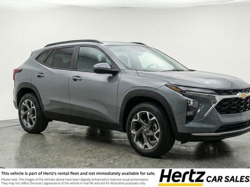 Used 2025 Chevrolet Trax LT w/ LT Convenience Package image 1