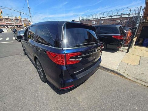 Used 2023 Honda Odyssey EX-L image 3