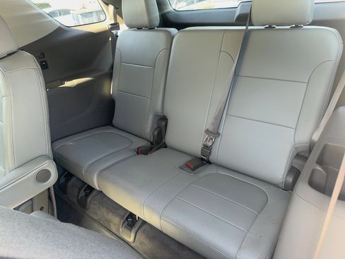 Used 2019 Chevrolet Traverse LT w/ LPO, Floor Liner Package AWD/4WD image 12