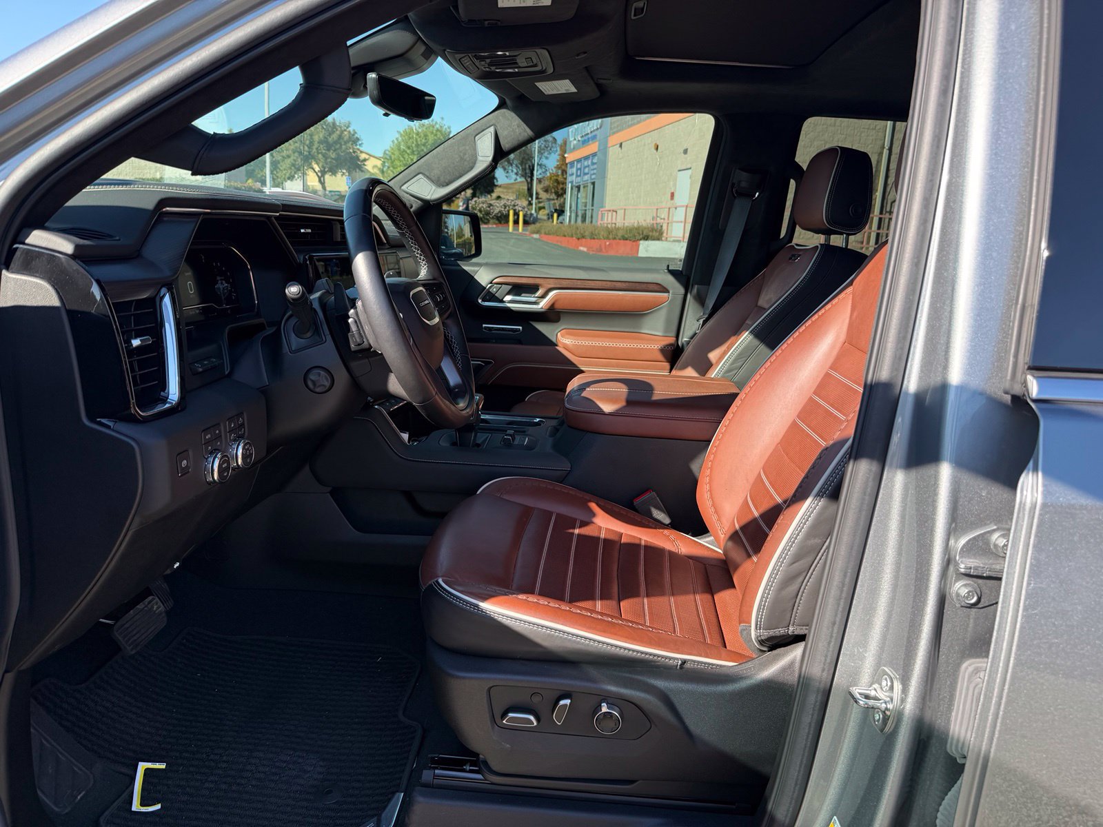 Used 2025 GMC Sierra 1500 Denali Ultimate AWD/4WD image 12