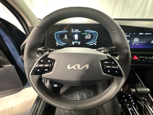 Certified 2025 Kia Niro SX Touring image 20