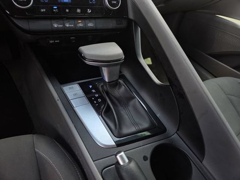 Used 2024 Hyundai Elantra SEL FWD image 13