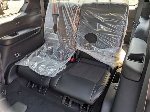 New 2025 Jeep Grand Cherokee L Altitude image 11