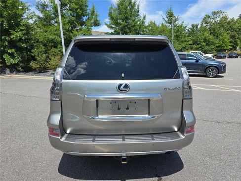 Used 2021 Lexus GX 460 Luxury w/ Accessory Package AWD/4WD image 4