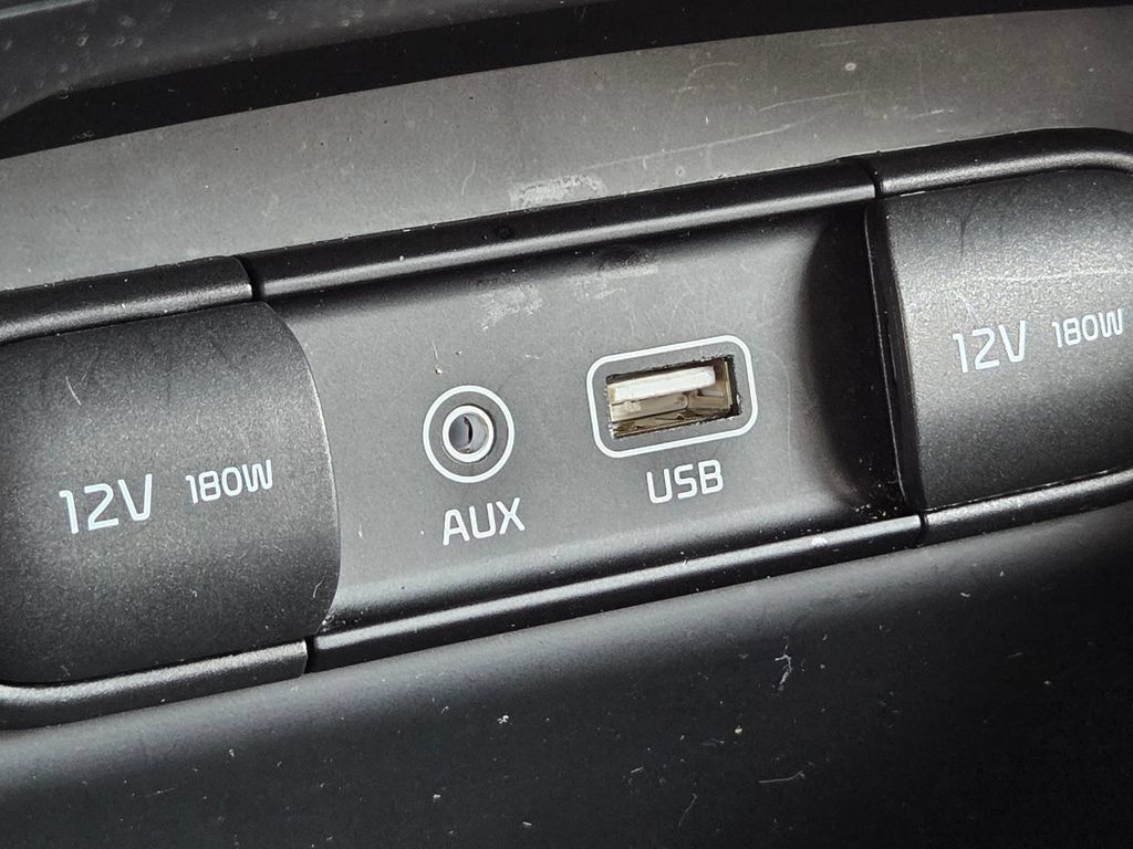 Used 2019 Kia Sorento FWD w/ LX Convenience Package image 15