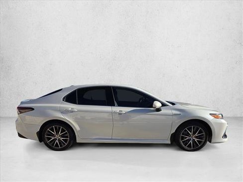 Certified 2021 Toyota Camry XLE image 4