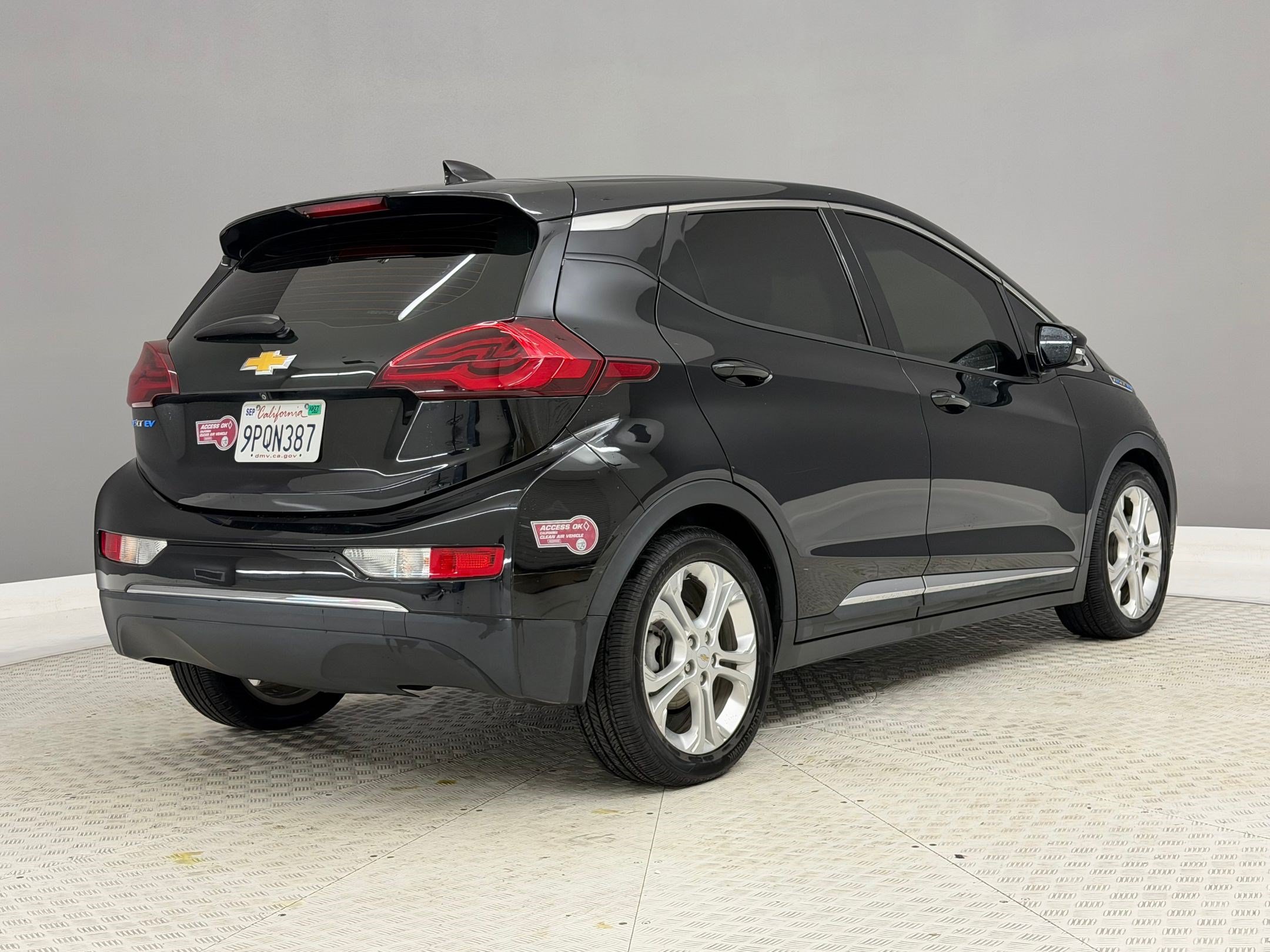 Used 2020 Chevrolet Bolt LT FWD image 9